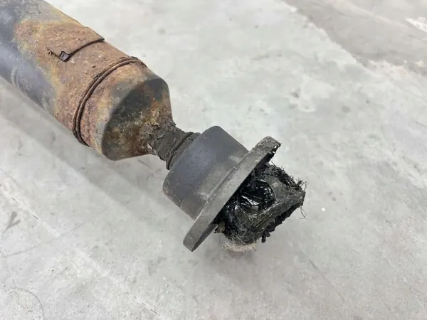 VOLVO XC90 I 2.4 D5 Drivaxel 30713272 image 6