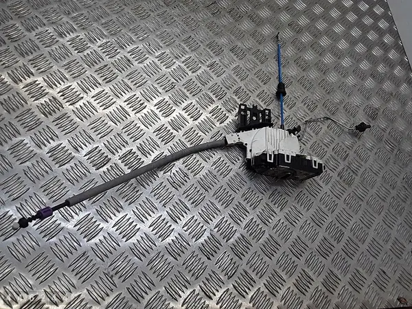 MERCEDES W176 VÄNSTER FRAMDÖRRSLÅS A1667200135 image 2