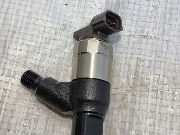 Inyector OEM 55578075 para Opel Astra K, Insignia B image 5