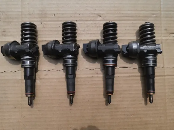 Injetor 038130073AR Audi A4 B6 Passat Seat Skoda image 1