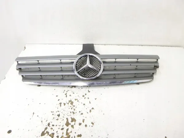 Grilli Mercedes C-luokka W203 2000-2007 A2038800383 image 4