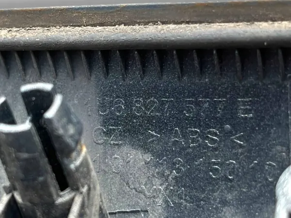 Garniture coffre Skoda Octavia OEM 1U6827577E Occasion image 9