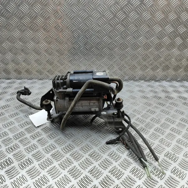 Mercedes-Benz C T-Modell S205 Luftfederkompressor A2053200104 image 5