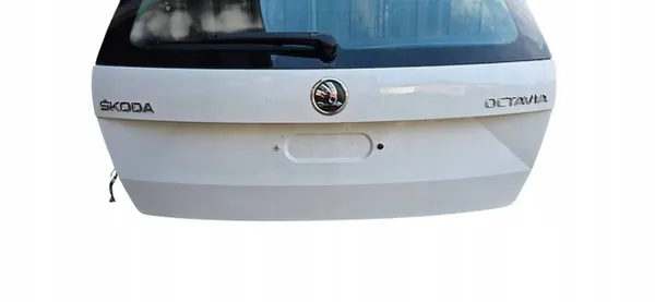 SKODA OCTAVIA III VRS RS LIFT Takaluukku image 2