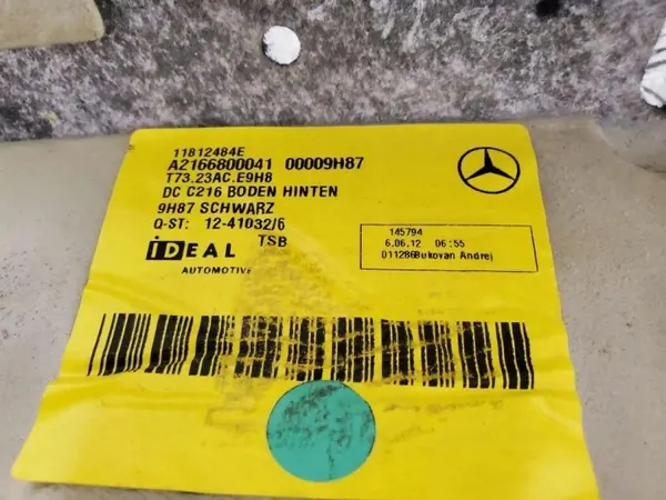 Alfombra trasera Mercedes W216 OEM A2166800041 - Usado image 3
