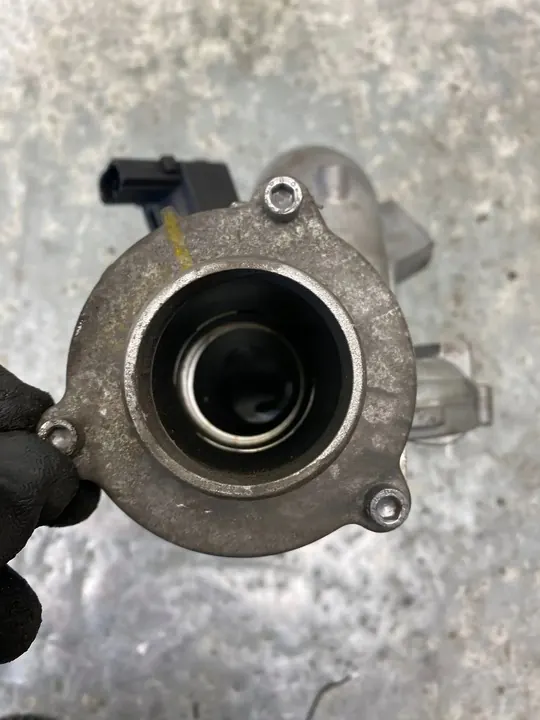 AUDI A4 B8 A5 1.8 TFSI Carcasa de Turbocompresor 06L145701E image 2