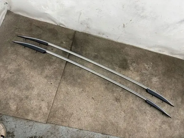 VW Touareg (7P5) oikea puoli kiskot OEM 7P6860044B image 2