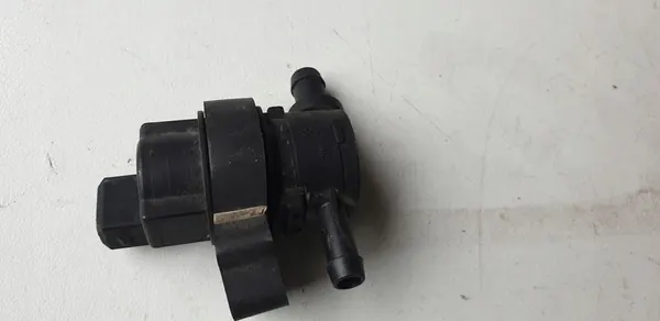 Vacuum Relief Valve Mercedes W203 CLK W209 A0004703593 image 2