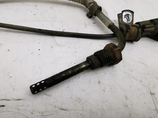 Sensor de temperatura de escape Volvo XC60 2011 OEM 30713642AD image 8