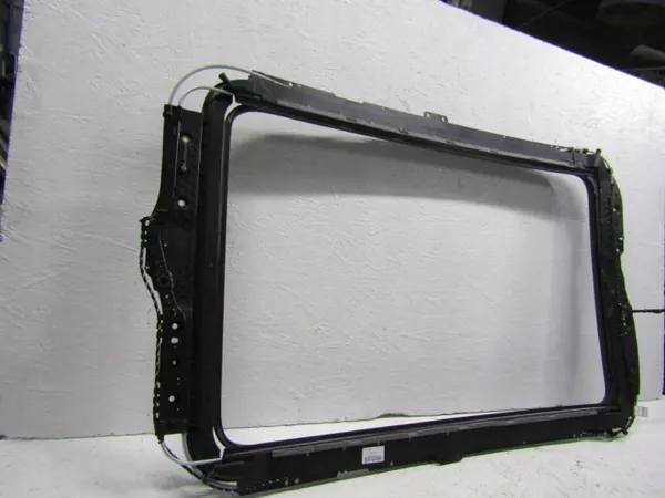 Audi Q5 SQ5 Schievedak OEM 8R0877041B - Gebruikt image 3
