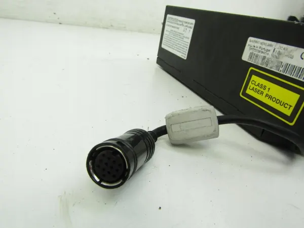 Audi A4 B6 CD Changer OEM AK-6-91363 - Used image 4