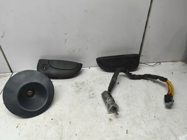 Renault Kangoo I Lift Sytytyskytkin Avain OEM image 2