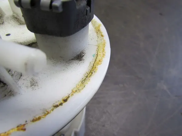 Bomba de combustível Kia 31110-1P000 image 3