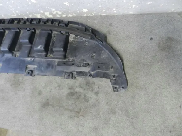 Renault Arkana Frontstoßstangenschild OEM 622357174R image 3