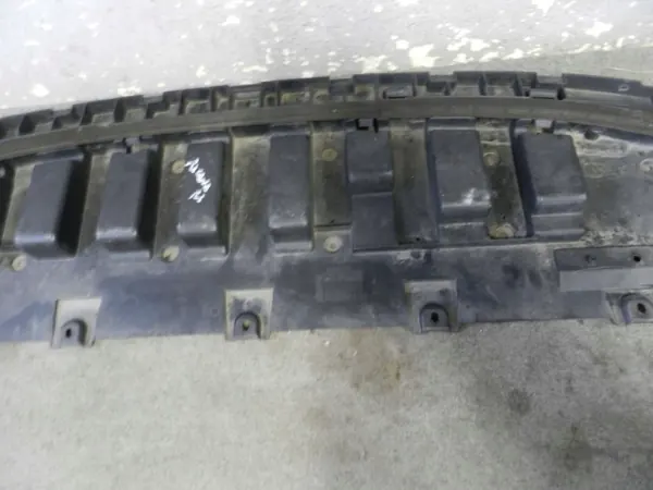 Renault Arkana Frontstoßstangenschild OEM 622357174R image 4