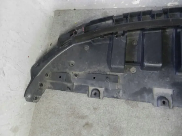 Renault Arkana Frontstoßstangenschild OEM 622357174R image 5