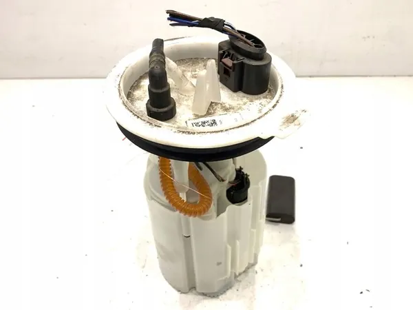 Brandstofpomp Skoda Fabia III 1.0 75PK 6C0919051J image 2