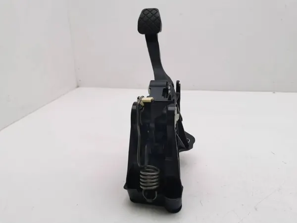 SEAT Leon IV Kopplingspedal OEM 5Q2721059HB image 2