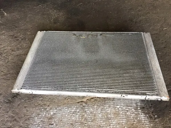 Radiador de agua AUDI A8 D3 4E0121251G V8 image 9