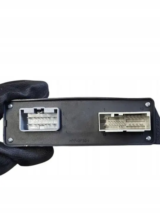 Handbremsmodul OEM 8W832C496AB für Jaguar XF 2009 image 3