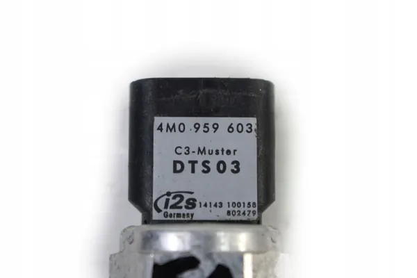 VW E-Golf 7 Temperatursensor OEM 4M0959603 image 4