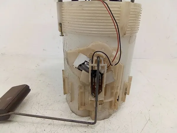 Brandstofpomp Opel Vivaro 820084183A image 2