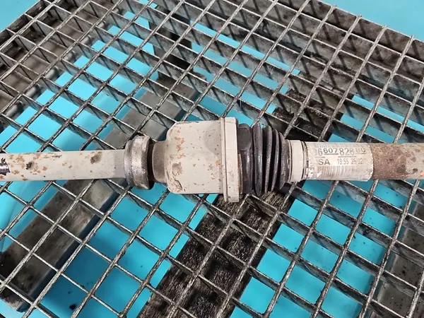 Arbre de transmission avant droit Peugeot Partner II 1.6 HDI image 3