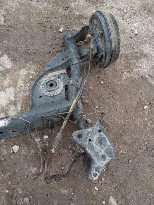 DACIA SANDERO III Trave assale posteriore image 4