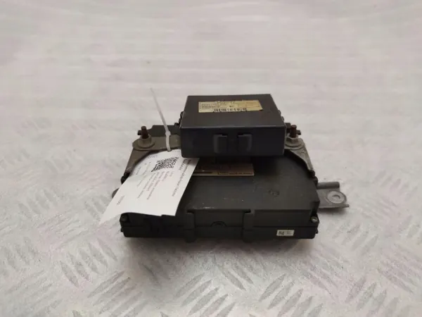 Módulo de freno Lexus RX 450H OEM 896C048020 image 3