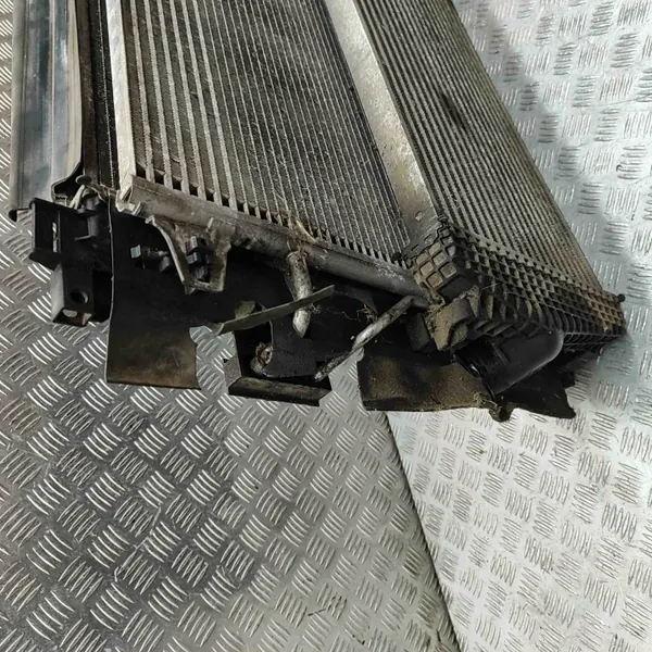 Kühlteil OEM 04677782AA für Chrysler gebraucht image 4