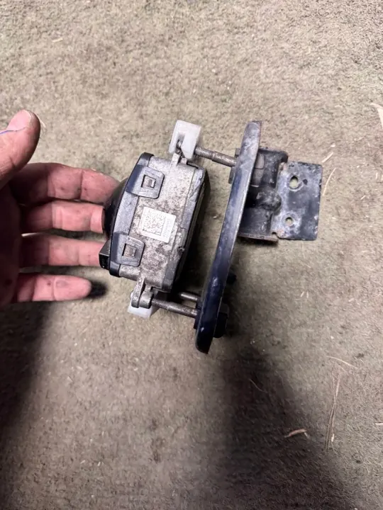 Audi Q5 8R Radar ACC -anturin Kiinnike OEM 8R0907561 image 7