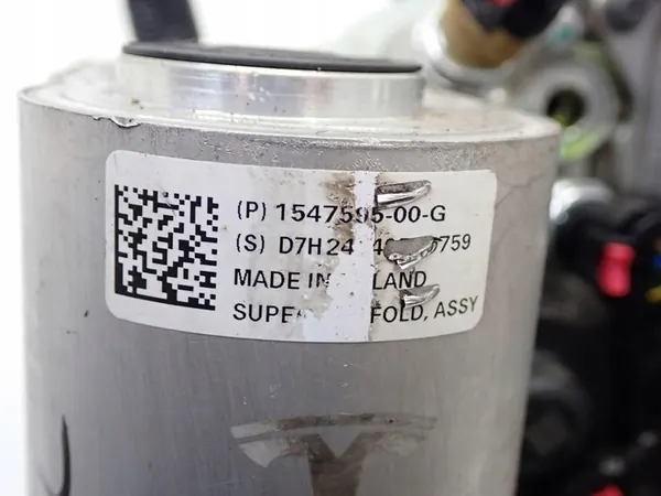 Pompe à chaleur climatisation Tesla Model Y OEM image 10