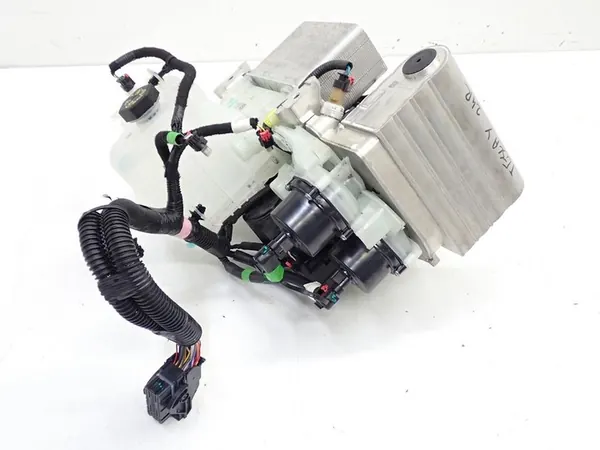 Pompe à chaleur climatisation Tesla Model Y OEM image 3