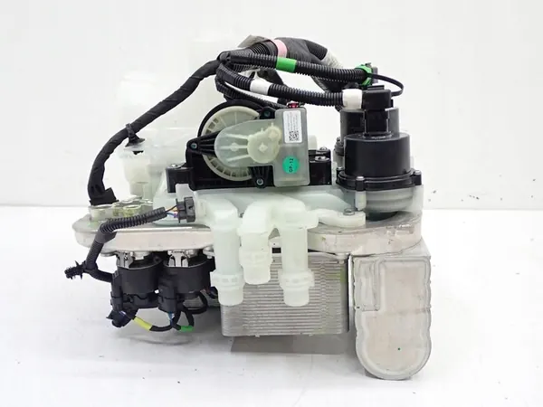 Pompe à chaleur climatisation Tesla Model Y OEM image 6