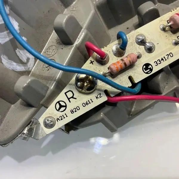 Conector Lanterna Traseira MERCEDES-BENZ E W211 A2118200611 image 3