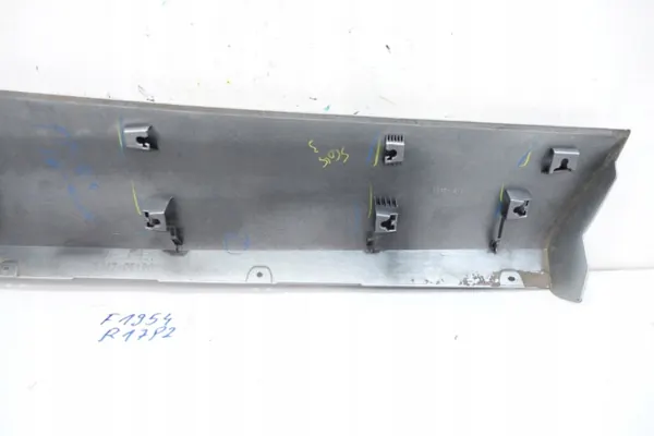 Toyota Highlander 2020 Linker Achterdeurlijst OEM 75742-0E100 image 5