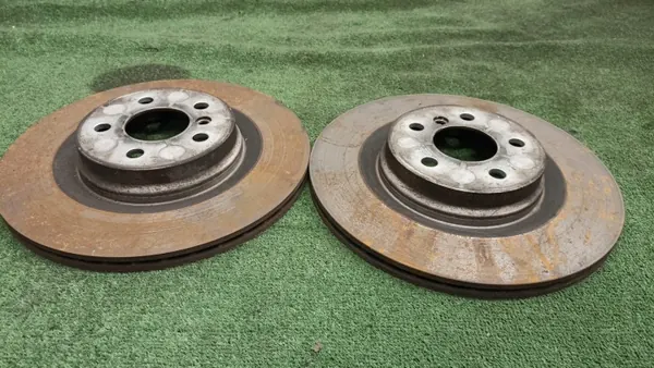 BMW F44 Hinterachse Bremsscheiben OEM 330x20 6799371 image 2