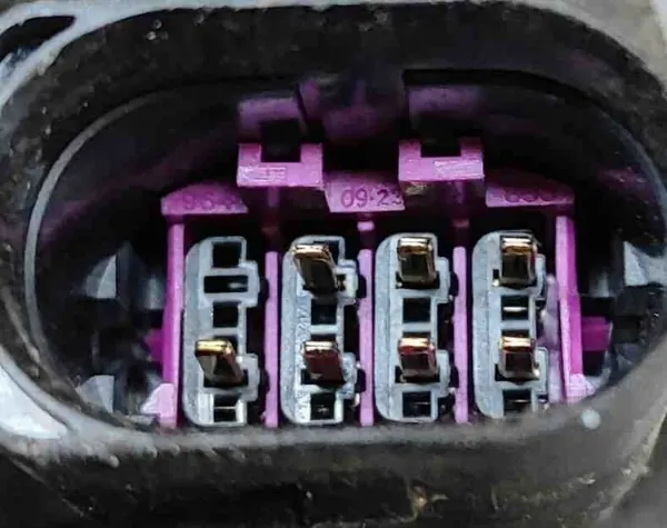 Cable de carga batería VW OEM 5GE971531AB image 7