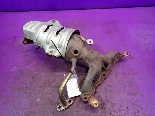 Collecteur d'échappement Toyota OEM Zawada-380341-47070 Occasion image 2
