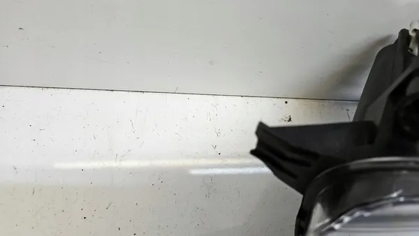 Farol de neblina direito Volkswagen OE 7N0941700C image 5