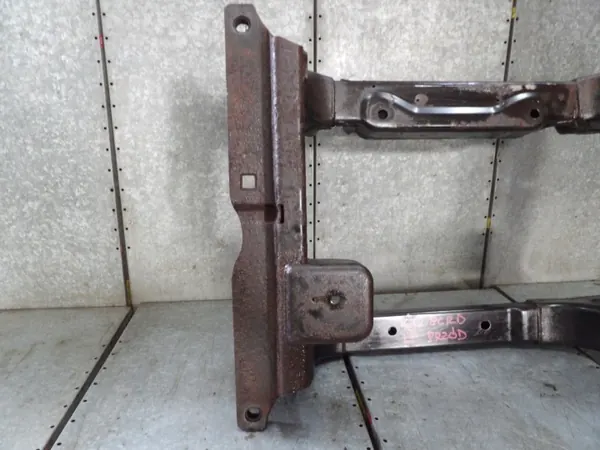 Jeep KJ 2.8 CRD Voor Motorsteun OEM Sanki image 4