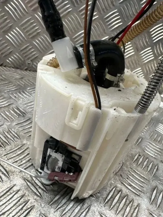 Kia OE 31110-C5900 Bränslepump - Begagnad image 4