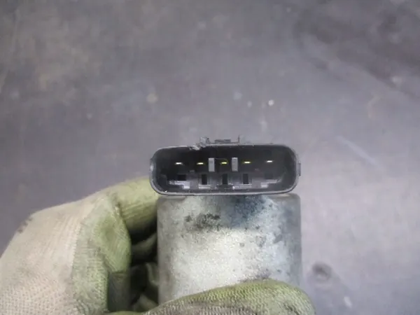 EGR-venttiili 25620-0R022 Toyota Corolla Verso II 04-09 2.2D image 2