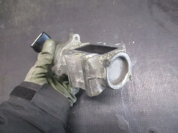 EGR-venttiili 25620-0R022 Toyota Corolla Verso II 04-09 2.2D image 5