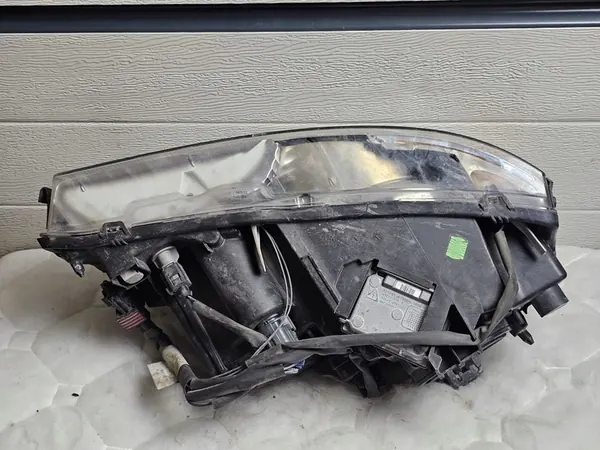 Vasen etu xenon-ajovalo Volvo XC90 Lift image 10