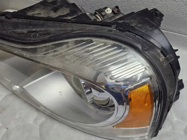 Vasen etu xenon-ajovalo Volvo XC90 Lift image 4