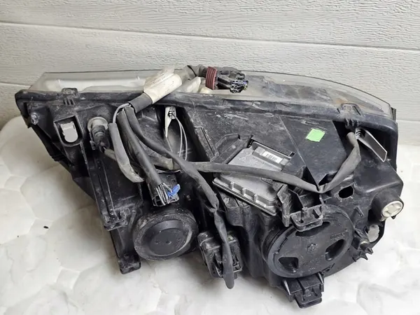 Vasen etu xenon-ajovalo Volvo XC90 Lift image 9