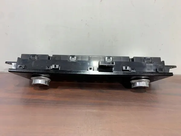 Panneau climatisation OEM 7820B146 pour Mitsubishi Outlander image 4