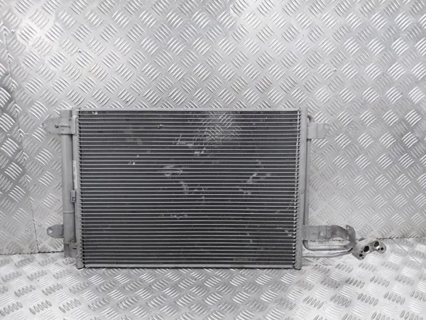 Condenseur AC OEM 94684 pour VW Touran Lift 2.0 TDI image 2