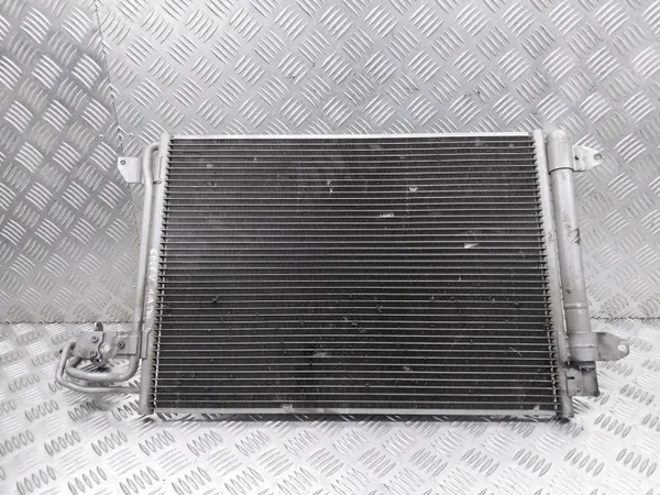 Condenseur AC OEM 94684 pour VW Touran Lift 2.0 TDI image 3